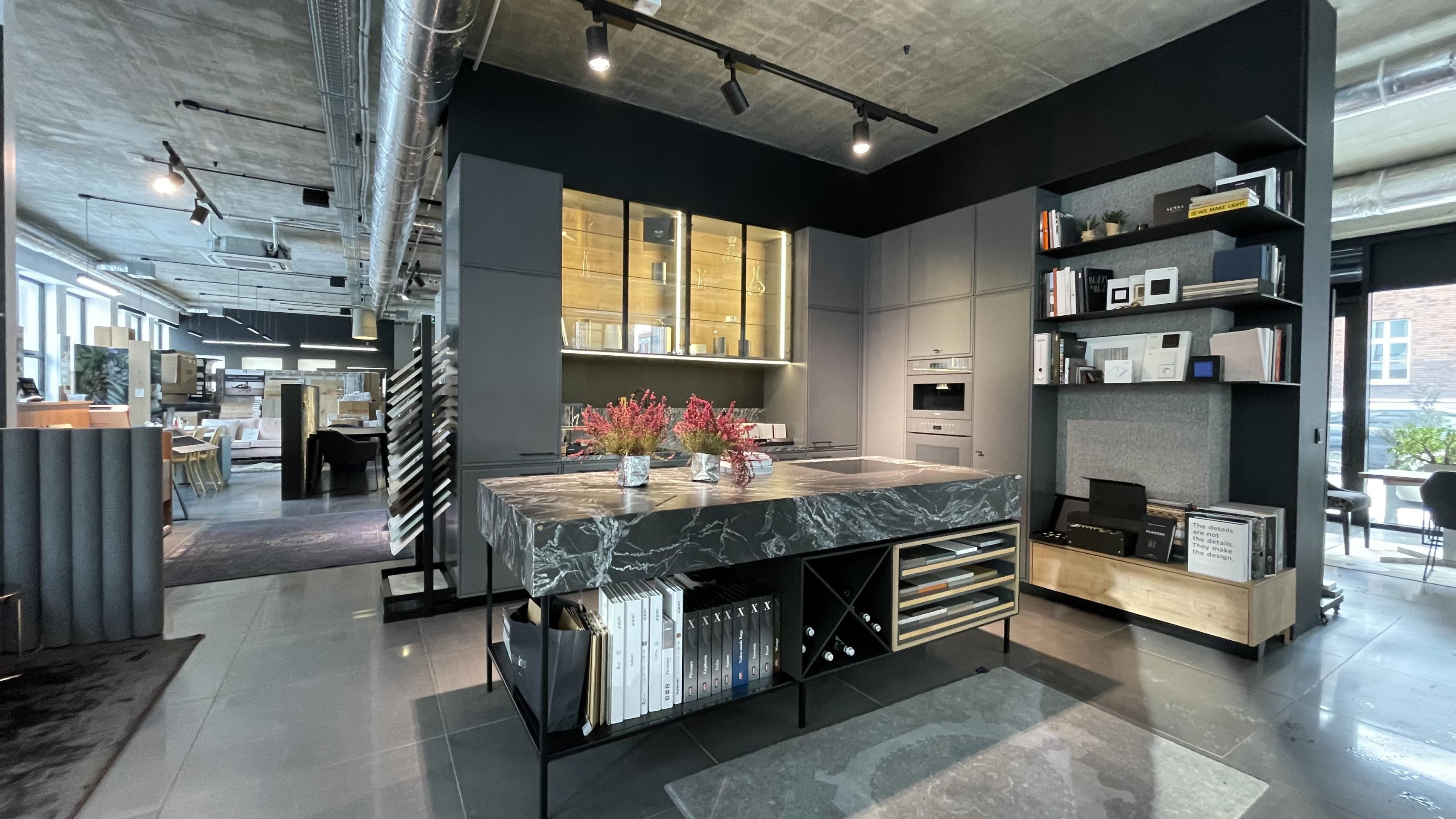 INTERIOR DESIGN SHOWROOM IN KATOWICE – AVAILABLE