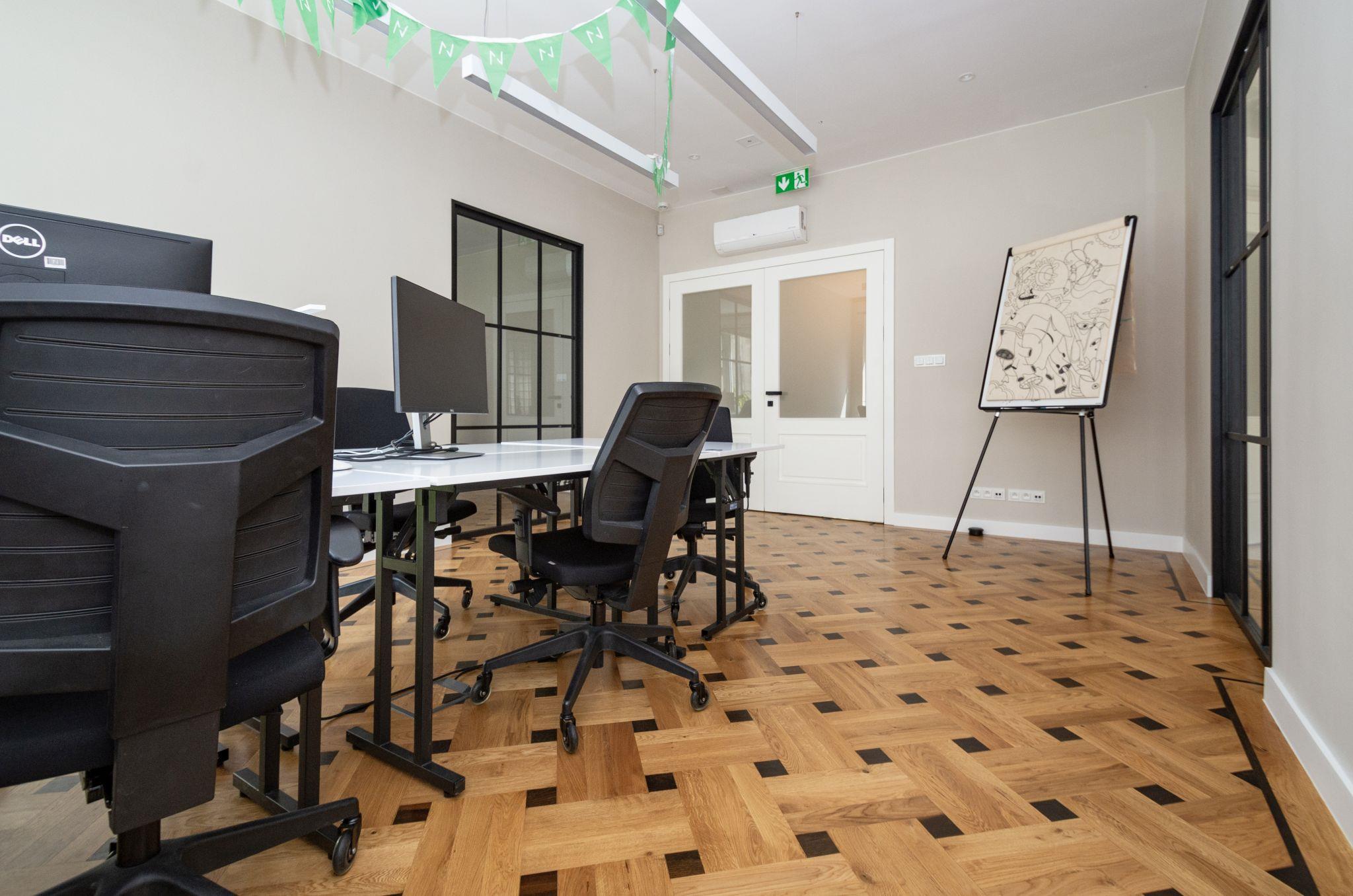 Modern and luxury office in Old Town